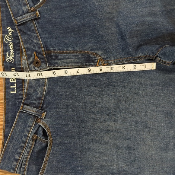 LL Bean favorite crop straight fit jeans, women's 18R (35" waist) - Picture 3 of 7
